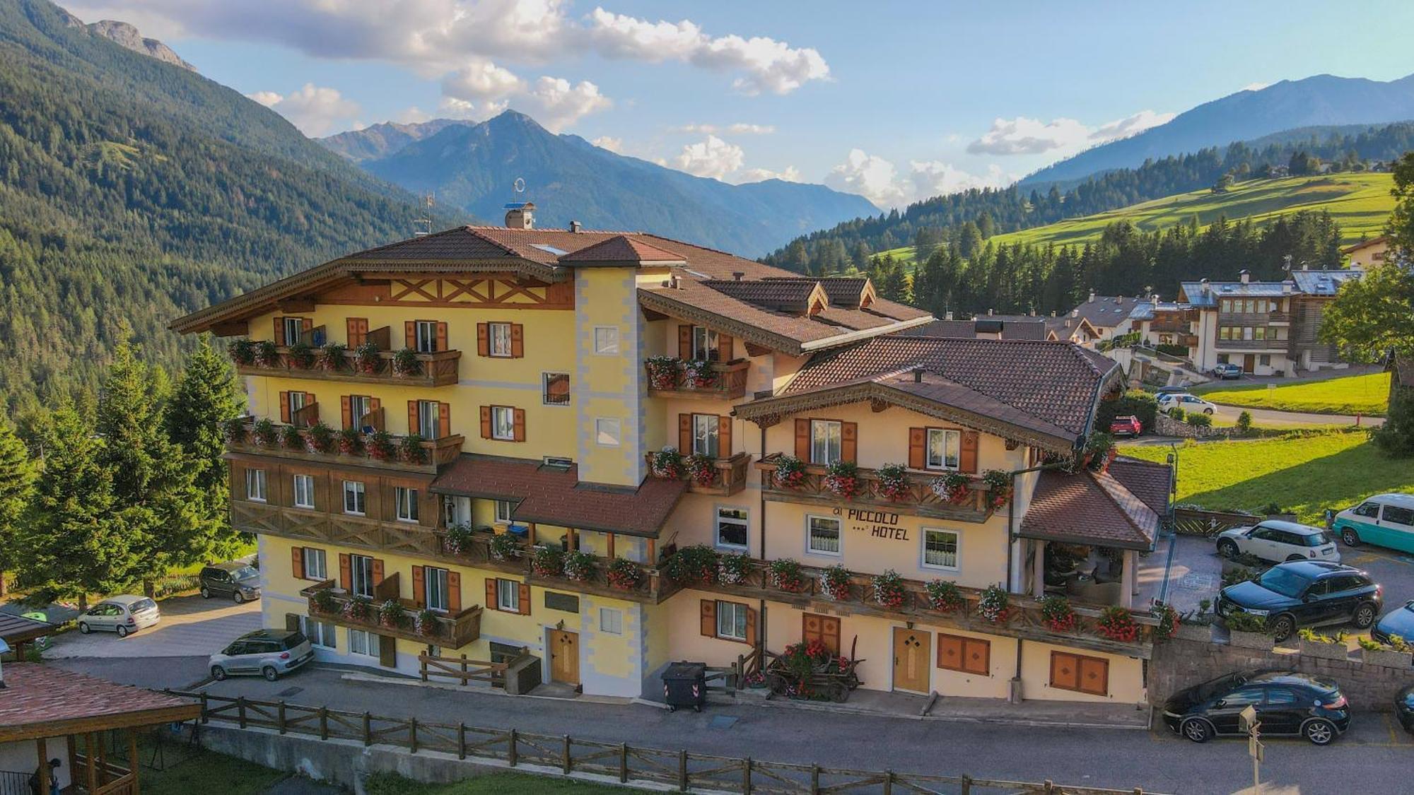 Al Piccolo Hotel Vigo di Fassa Bagian luar foto