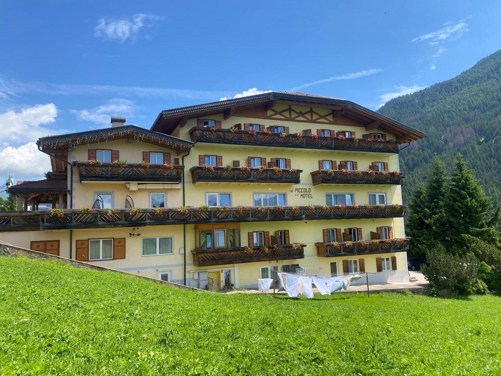 Al Piccolo Hotel Vigo di Fassa Bagian luar foto