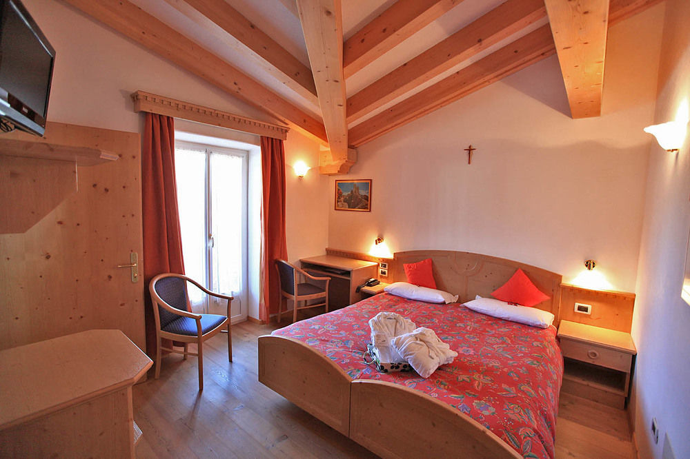 Al Piccolo Hotel Vigo di Fassa Bagian luar foto