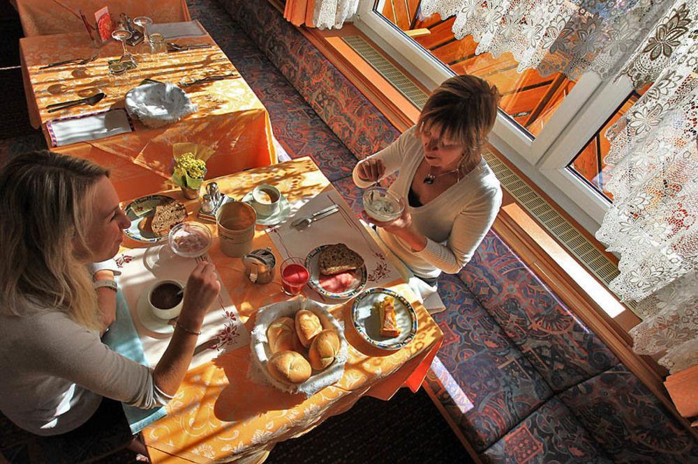 Al Piccolo Hotel Vigo di Fassa Bagian luar foto