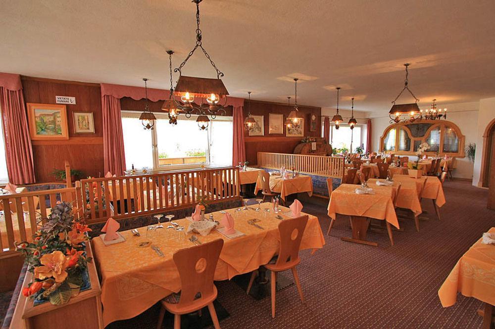 Al Piccolo Hotel Vigo di Fassa Bagian luar foto