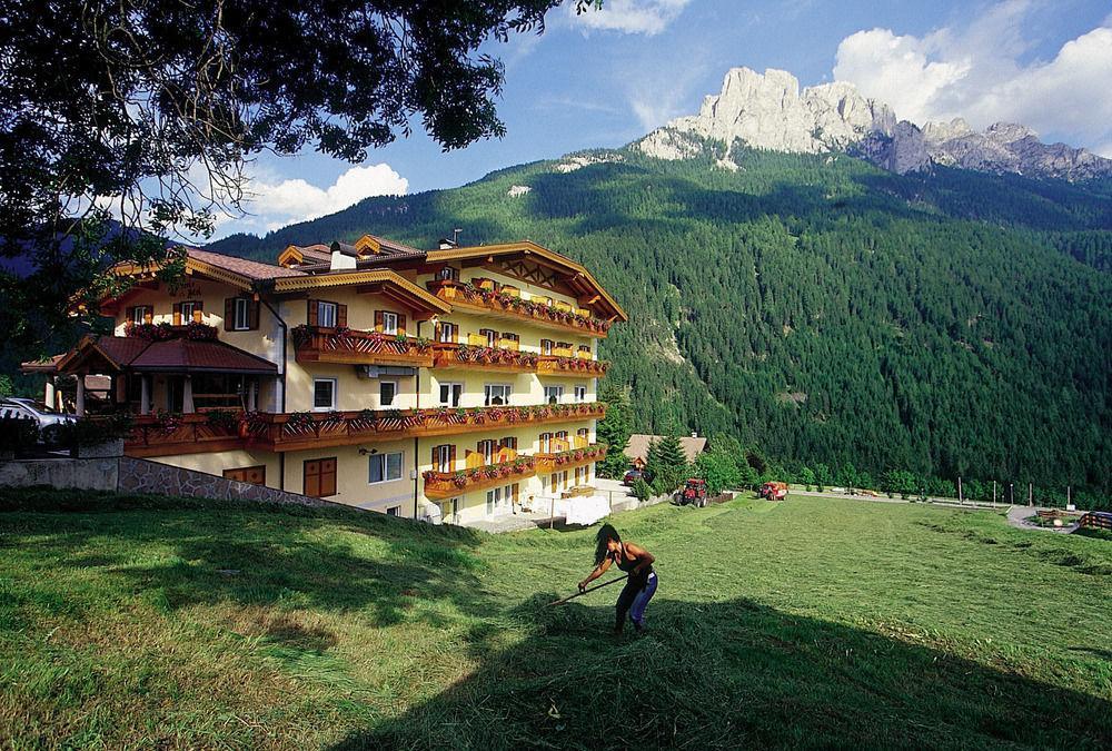 Al Piccolo Hotel Vigo di Fassa Bagian luar foto