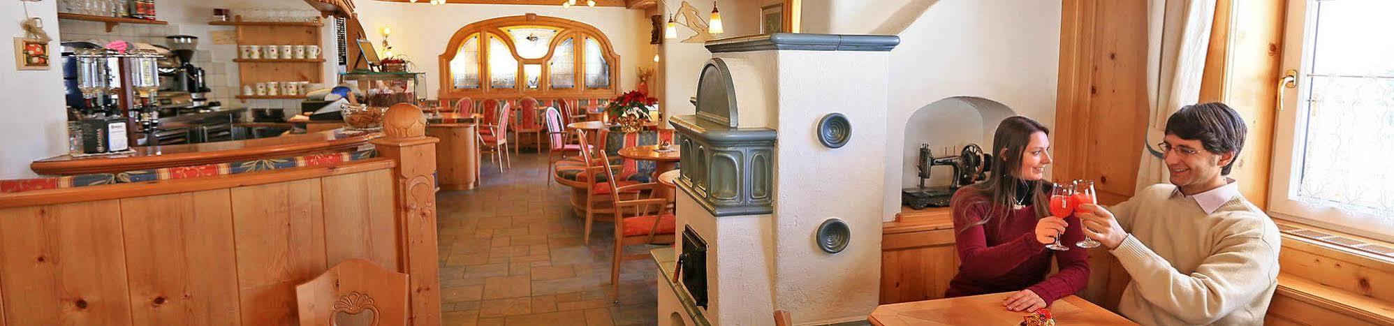 Al Piccolo Hotel Vigo di Fassa Bagian luar foto