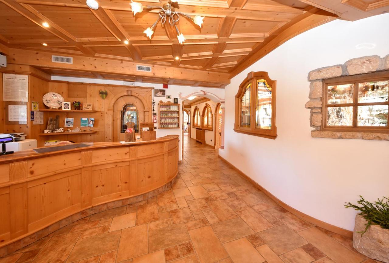 Al Piccolo Hotel Vigo di Fassa Bagian luar foto